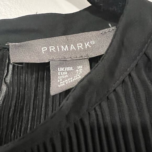 Primark‎ Women's Black Long Sleeve Crewneck Pleated Top Size 14 - Picture 4 of 7